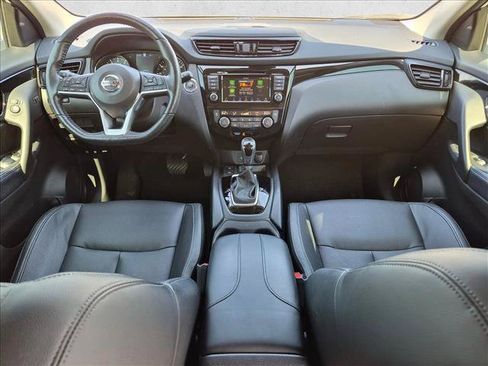 Used 2021 Nissan Rogue Sport SL w/ Premium Package FWD image 18