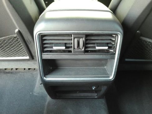 Used 2020 Porsche Cayenne AWD/4WD image 30