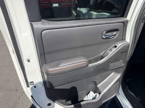 Used 2025 Nissan Frontier Pro-X w/ Pro Convenience Package image 11