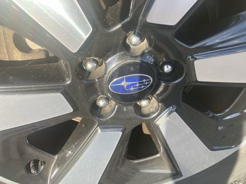 Used 2018 Subaru Forester 2.5i Premium w/ All-Weather Package AWD/4WD image 9