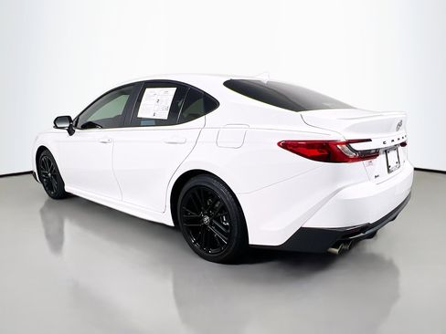 Used 2026 Toyota Camry SE w/ Multimedia Upgrade Package image 8