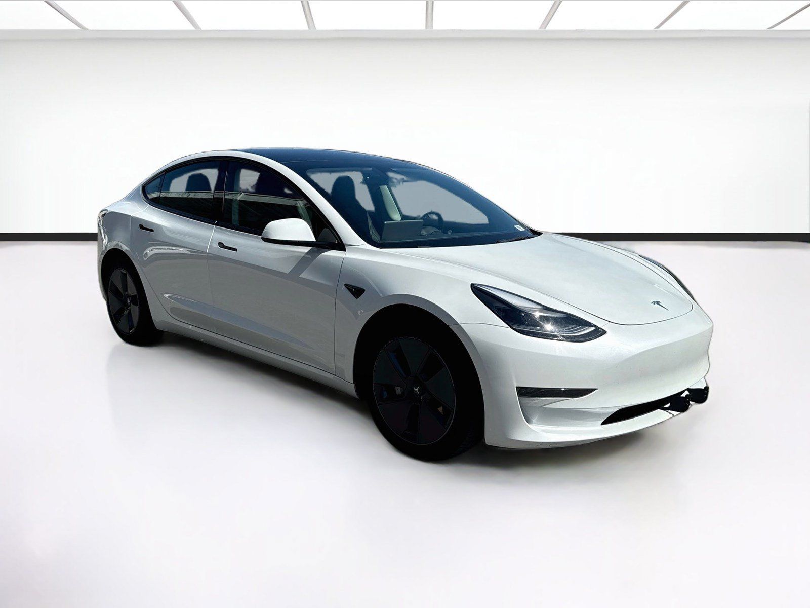 Used 2023 Tesla Model 3 Standard Range RWD image 3