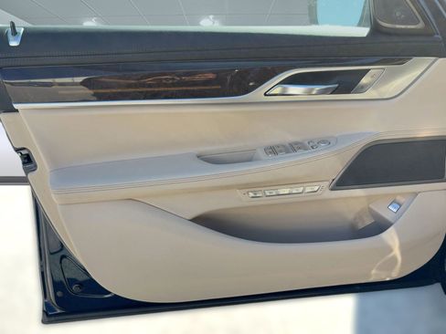 Used 2016 BMW 750i image 21