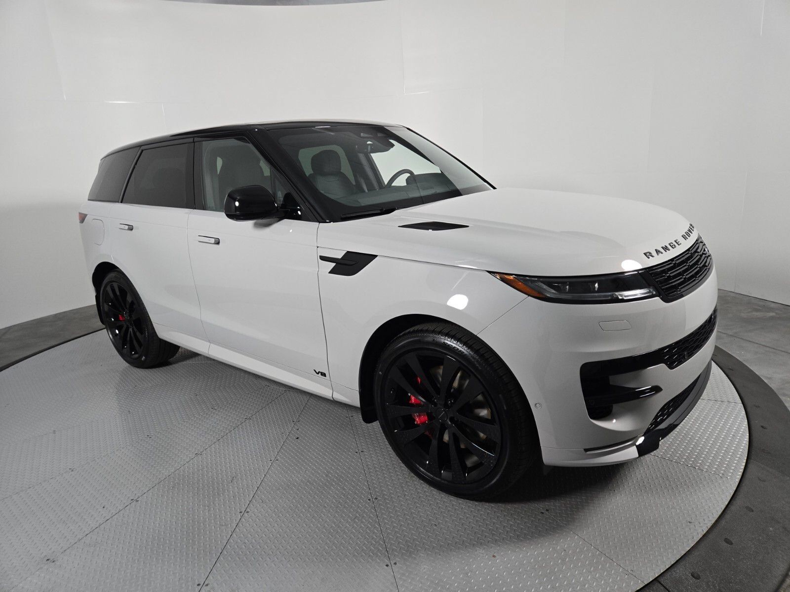 New 2026 Land Rover Range Rover Sport Dynamic SE AWD/4WD image 16