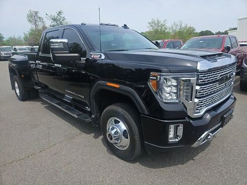 Used 2020 GMC Sierra 3500 Denali w/ Denali Ultimate Package image 2
