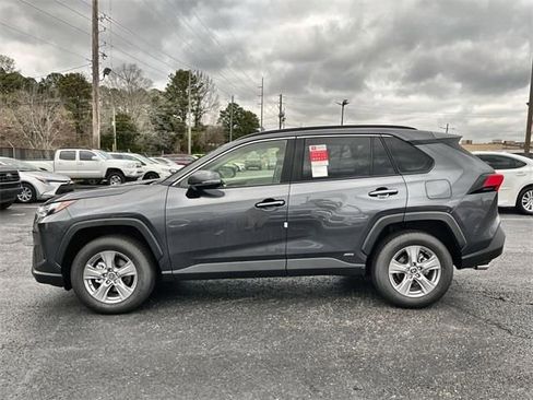 Used 2025 Toyota RAV4 XLE image 14