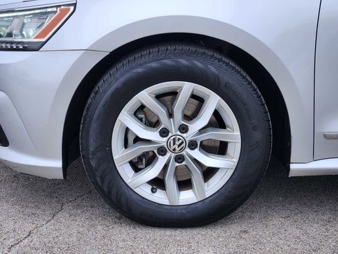 Used 2016 Volkswagen Passat 1.8T SE w/ Lighting Package (P06) FWD image 9