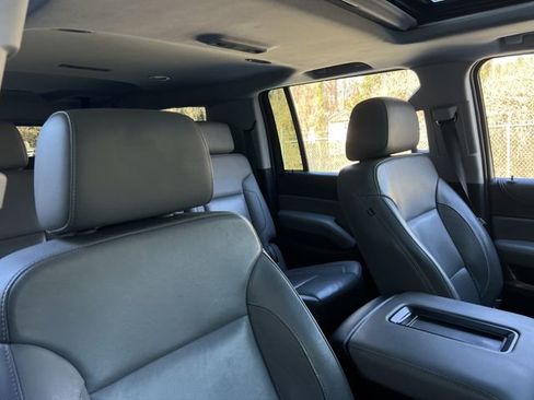 Used 2019 Chevrolet Suburban LT image 36