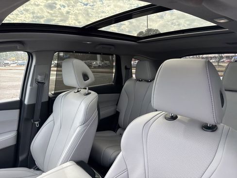 Used 2024 Acura MDX SH-AWD w/ Technology Package image 31