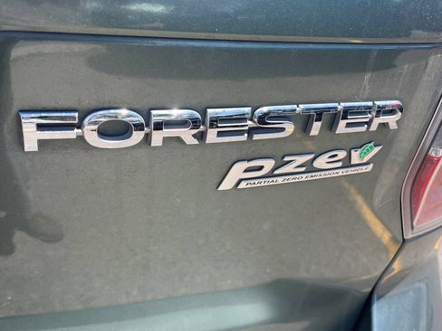 Used 2015 Subaru Forester 2.5i Premium AWD/4WD image 24