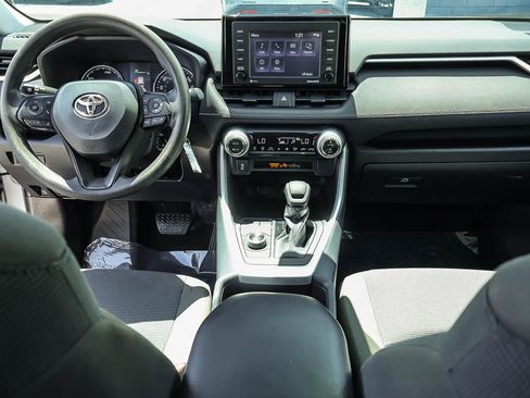 Used 2022 Toyota RAV4 LE AWD/4WD image 6