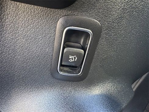 Used 2021 Mercedes-Benz GLB 35 AMG 4MATIC image 34