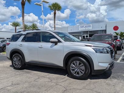 Used 2025 Nissan Pathfinder SV