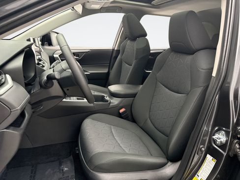 Used 2025 Toyota RAV4 XLE w/ Convenience Package AWD/4WD image 11