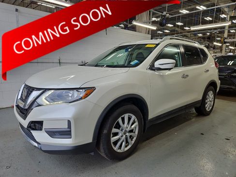 Used 2018 Nissan Rogue SV w/ Premium Package FWD image 1