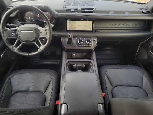 Used 2024 Land Rover Defender 110 X-Dynamic SE AWD/4WD image 14