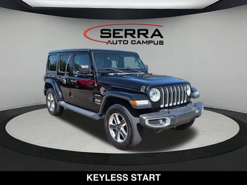 Used 2018 Jeep Wrangler Unlimited Sahara AWD/4WD image 15