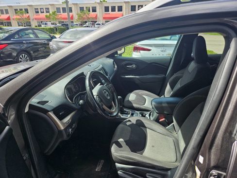 Used 2014 Jeep Cherokee Latitude image 18