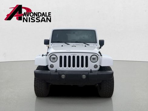 Used 2017 Jeep Wrangler Unlimited Rubicon w/ Connectivity Group AWD/4WD image 9