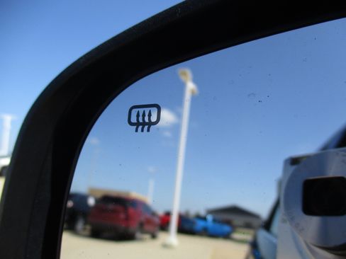 Used 2014 Chrysler 200 LX FWD image 9