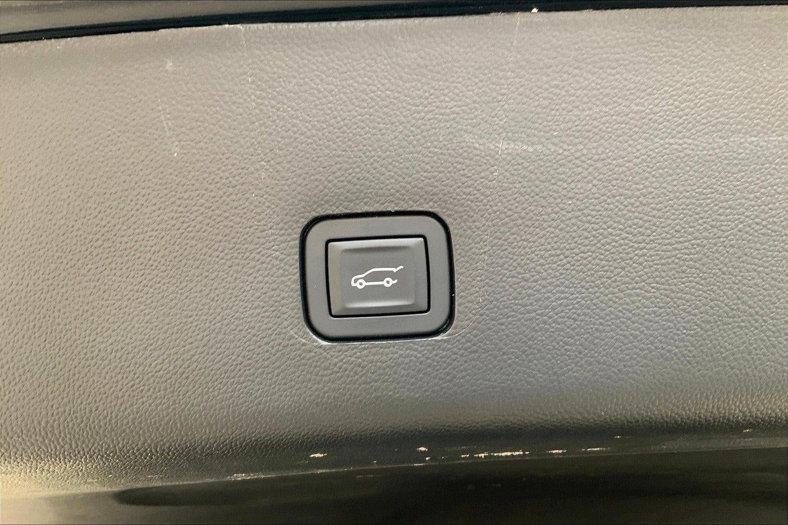 Used 2020 Chevrolet Traverse LT w/ LT Premium Package AWD/4WD image 31