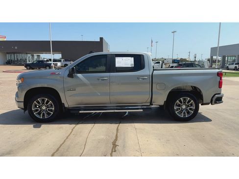Used 2023 Chevrolet Silverado 1500 RST w/ Z71 Off-Road Package AWD/4WD image 5