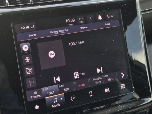 Used 2025 Jeep Grand Cherokee Laredo w/ Luxury Tech Group I RWD image 17