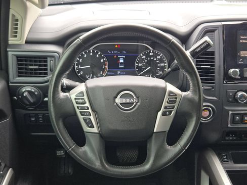 Used 2024 Nissan Titan SV w/ SV Convenience Package RWD image 19