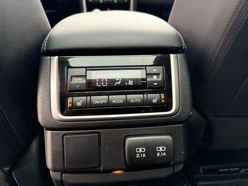 Used 2021 Subaru Ascent Limited w/ Technology Package AWD/4WD image 10