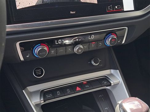 New 2025 Audi Q3 2.0T Premium image 14