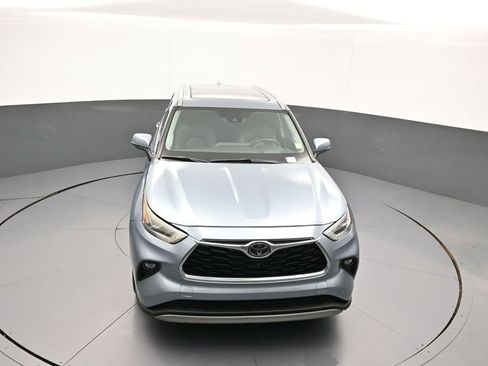 Certified 2020 Toyota Highlander Platinum w/ Preferred Accessory Package AWD/4WD image 38