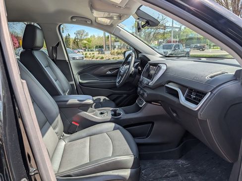 Used 2024 GMC Terrain SLT w/ Infotainment Package II AWD/4WD image 19