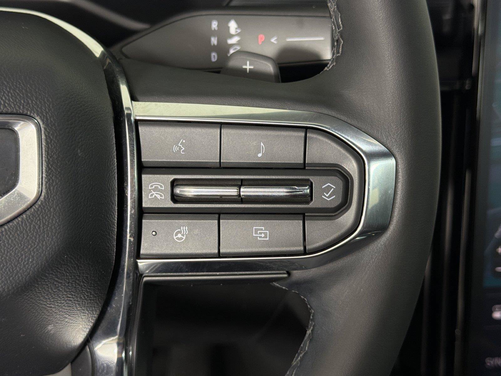 Used 2025 GMC Acadia Elevation w/ Elevation Premium Package FWD image 27