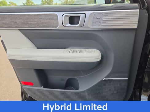 Used 2025 Hyundai Santa Fe Limited FWD image 29
