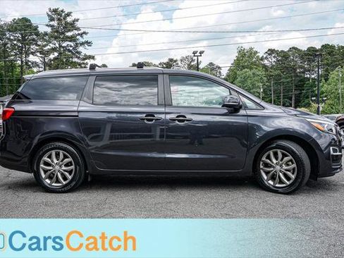 Used 2019 Kia Sedona EX FWD image 2