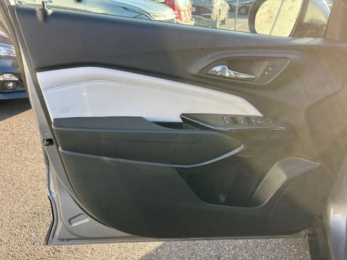 Used 2025 Chevrolet Trax LT image 20