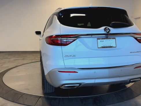 Used 2018 Buick Enclave Essence image 7