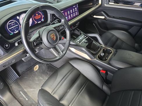 Certified 2024 Porsche Cayenne Turbo GT AWD/4WD image 4
