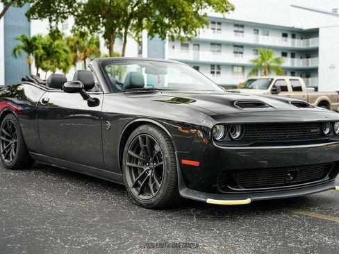 Used 2023 Dodge Challenger SRT Hellcat RWD image 12