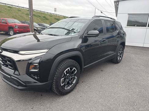 Used 2025 Chevrolet Equinox ACTIV w/ Safety and Technology Package AWD/4WD image 7