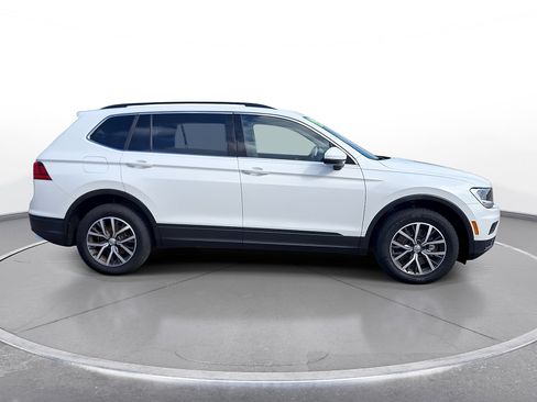 Used 2019 Volkswagen Tiguan SE w/ Panoramic Sunroof Package AWD/4WD image 9