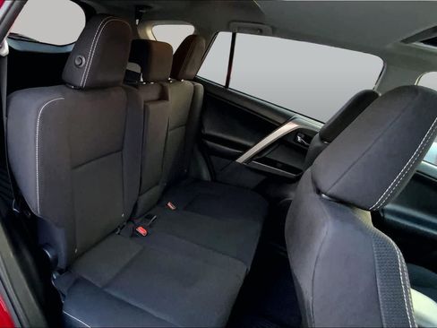 Used 2018 Toyota RAV4 XLE AWD/4WD image 19