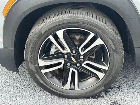 Used 2023 Chevrolet TrailBlazer LT FWD image 13