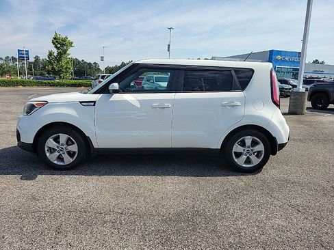 Used 2018 Kia Soul FWD image 3