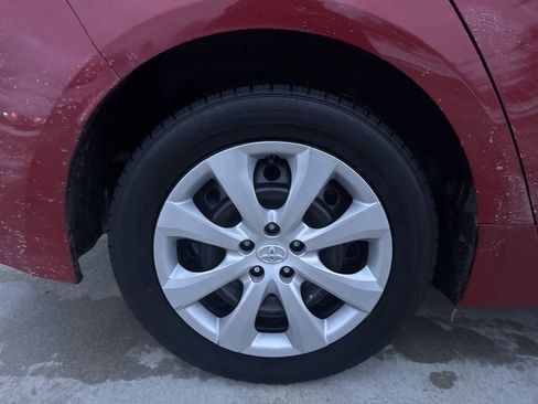 Used 2021 Toyota Corolla LE image 33