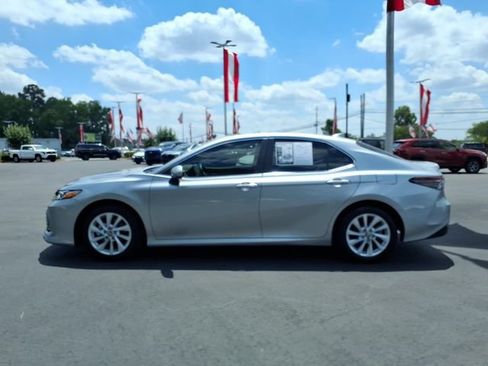 Used 2024 Toyota Camry LE FWD image 3