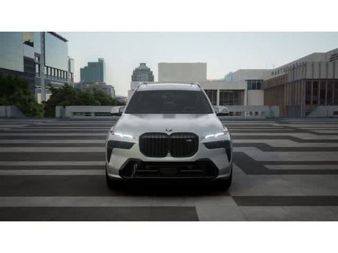 New 2026 BMW X7 M60i image 3