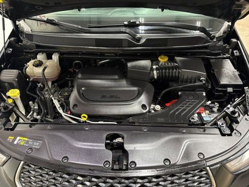 Used 2022 Chrysler Pacifica Touring-L image 47