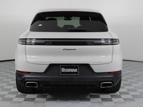 Certified 2024 Porsche Cayenne AWD/4WD image 6