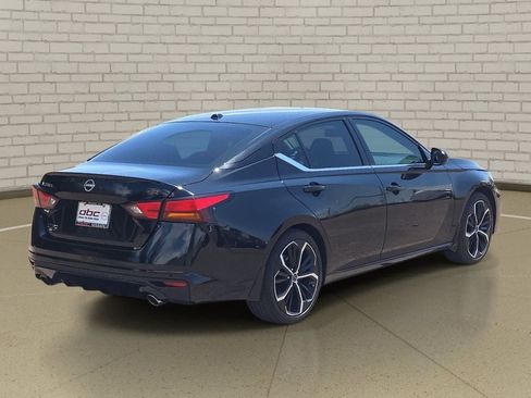 Used 2024 Nissan Altima 2.5 SR FWD image 5